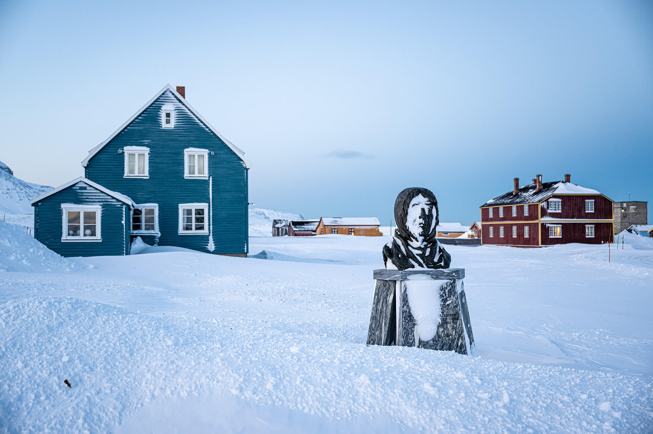 Die AWIPEV Forschungsbasis in Ny-Ålesund mit Isabelle Schulz